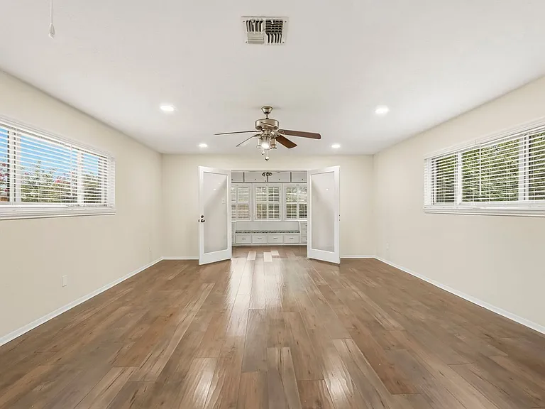 1911 Michele Dr — Photo 12