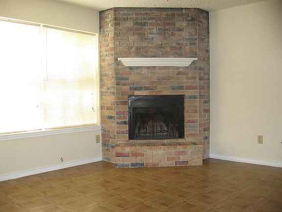 3rd image of 11 Trails Pl APT B