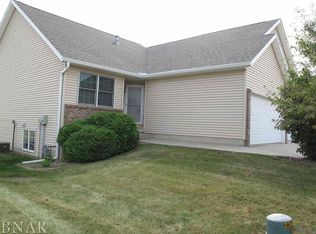 2610 Westbrook Dr, Bloomington, IL 61705