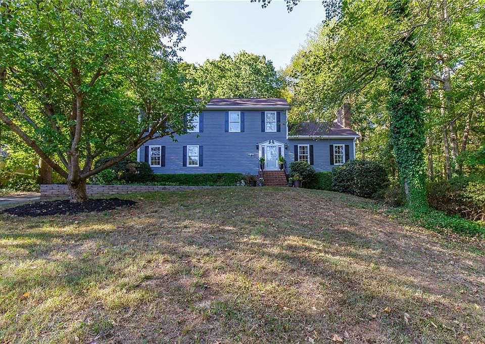 1st image of 203 Forestview Dr