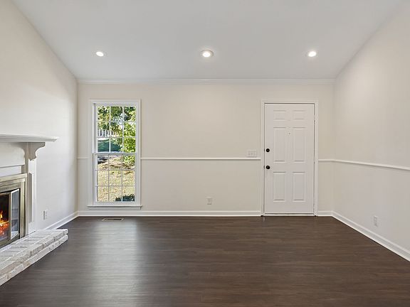 5th image of 313 Sunrise Cir