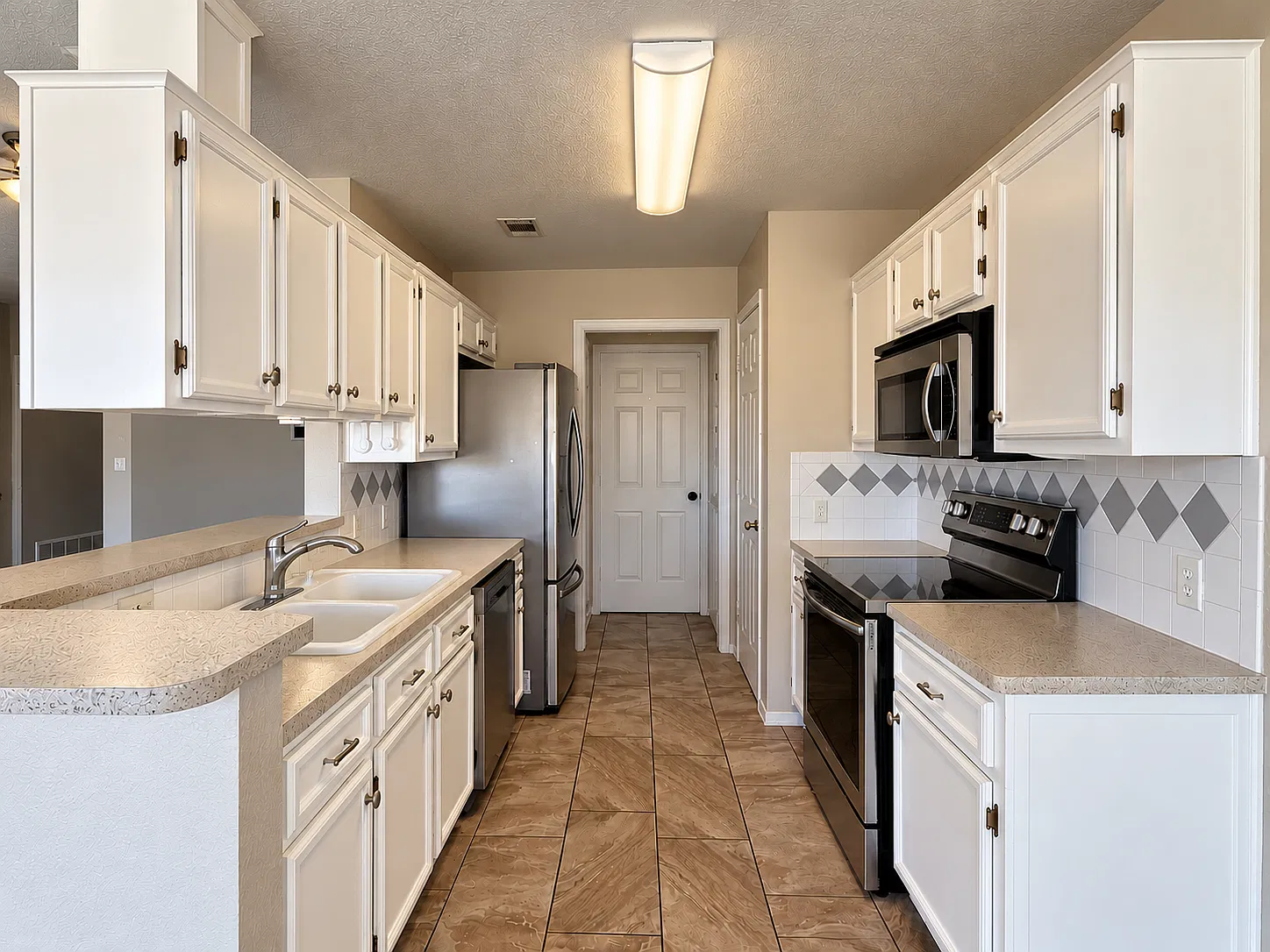 4 bed, 1609 sqft, $1,650 — Photo 4