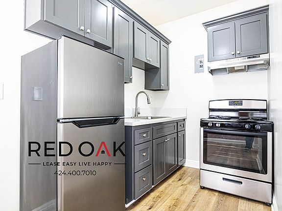 2nd image of 516 N Harvard Blvd #409