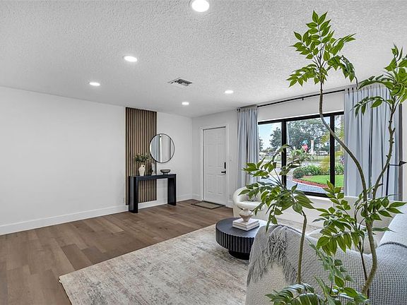 4th image of 3732 SW 16th St #0