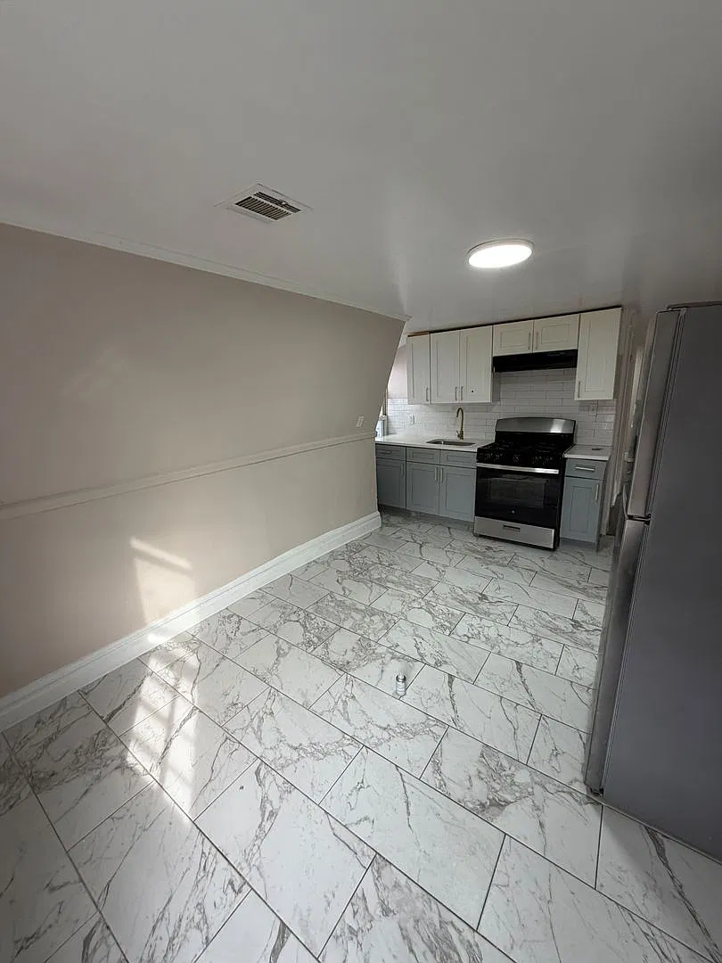 391 Myrtle Ave — Photo 1