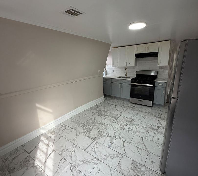 1st image of 391 Myrtle Ave