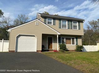 21 Angela Cir, Hazlet, NJ 07730