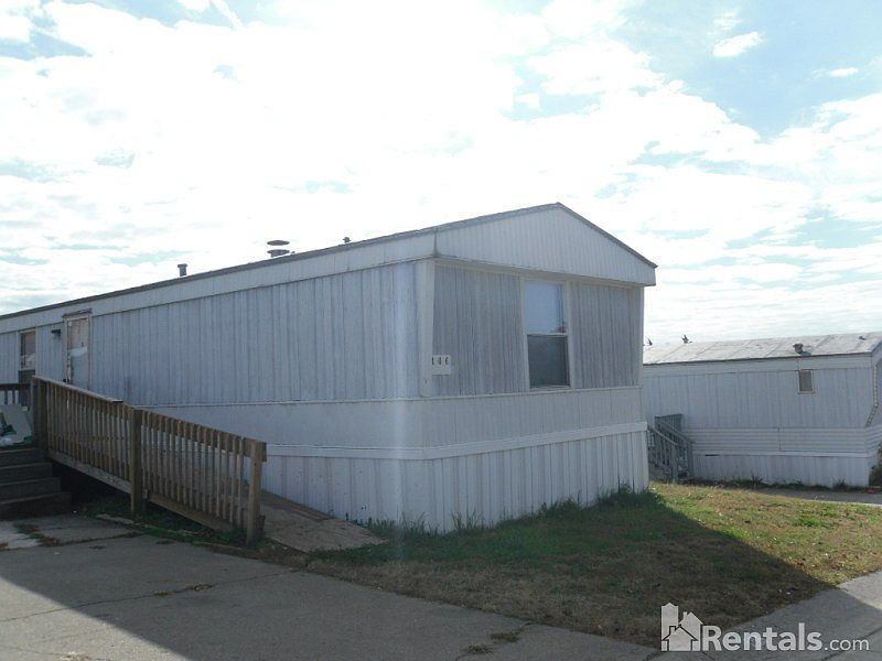 1st image of 406 Bobby Dr
