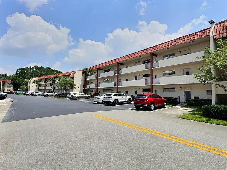 400 S Hollybrook Dr #202 — Photo 11
