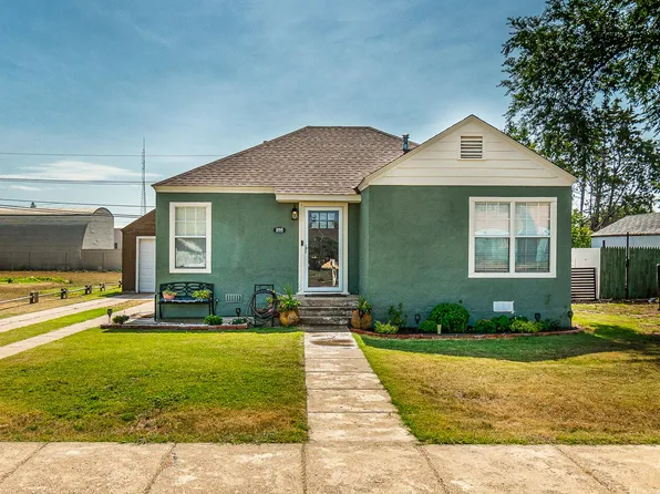 205 SW 3rd St, Dimmitt, TX 79027