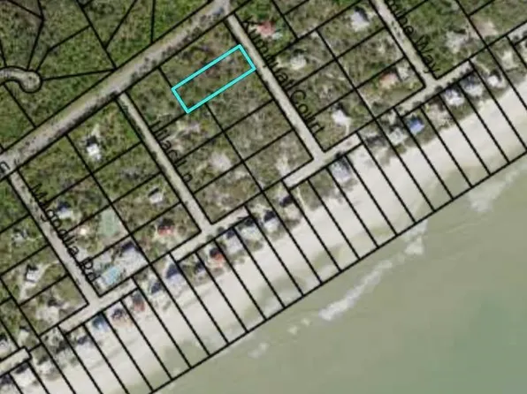 1752 Kumquat Ct, Eastpoint, FL 32328