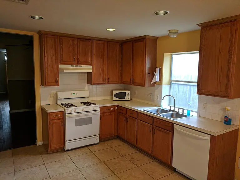 3608 Bratton Heights Dr — Photo 11