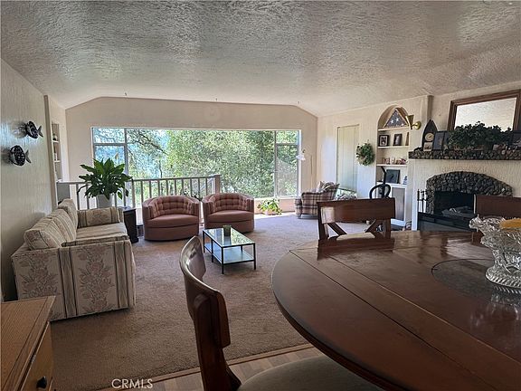 4th image of 3084 Manzanita Rd
