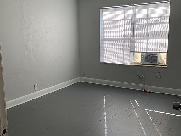 4th image of 2905 N Nebraska Ave #3