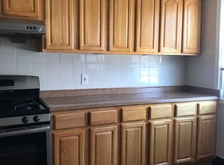 2151 Fanshawe St, Philadelphia, PA 19149