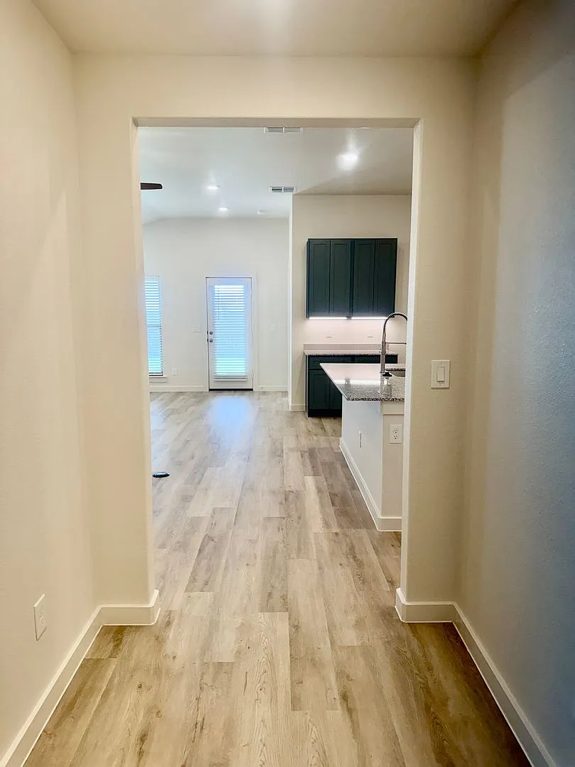 Brand New Build 4/2/2 in Burgamy Park! Frenship ISD! — Photo 4