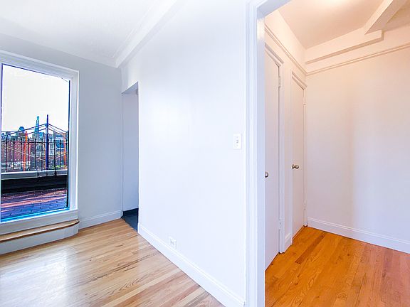 4th image of 215 W 83rd St APT 10A