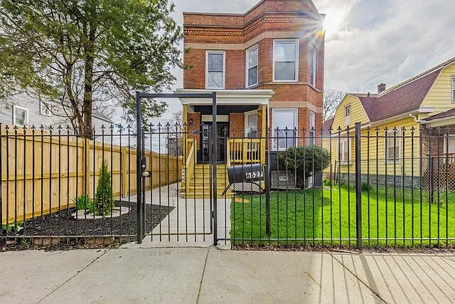 2 bed, 1000 sqft, $1,600 — Photo 1