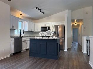 565 Wood Duck Trl, Lino Lakes, MN 55014