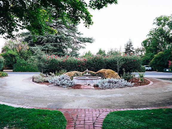 5th image of 5448 Columbia Dr N