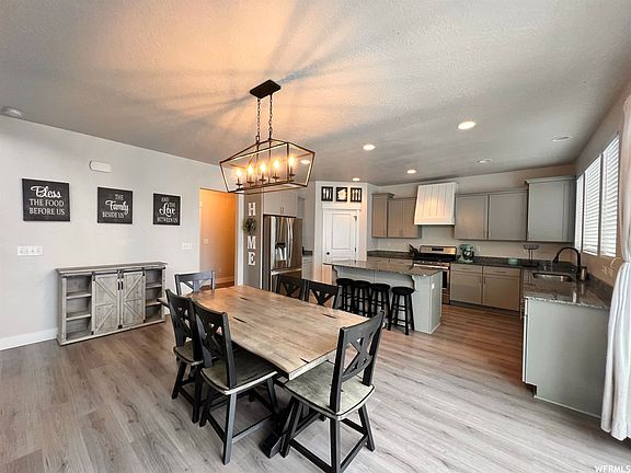 4th image of 2352 E Driftwood Dr