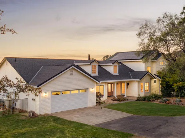 10228 Blue Light Ln, Auburn, CA 95603