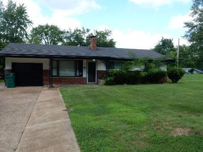 9739 Duke Dr, Saint Louis, MO, 63136