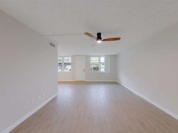 5th image of 4715 BAY STREET NE #132