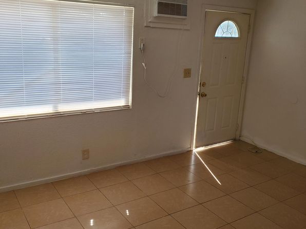 810 Lampasas Ave #4
