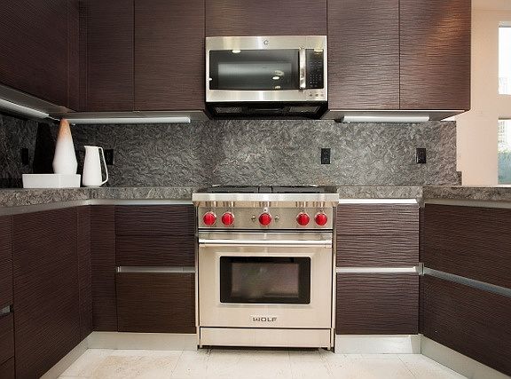 3rd image of 914 5th St #1A