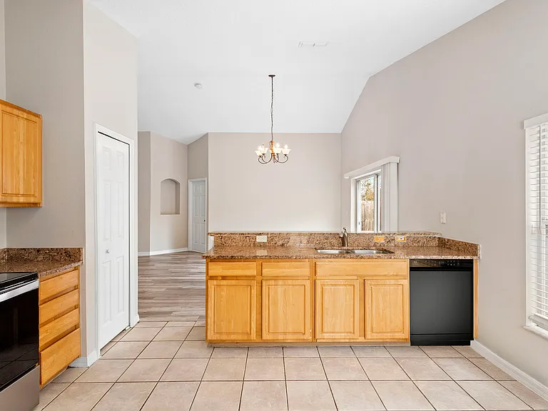 1911 Colonial Woods Blvd — Photo 14