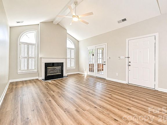 5th image of 8348 Highland Glen Dr
