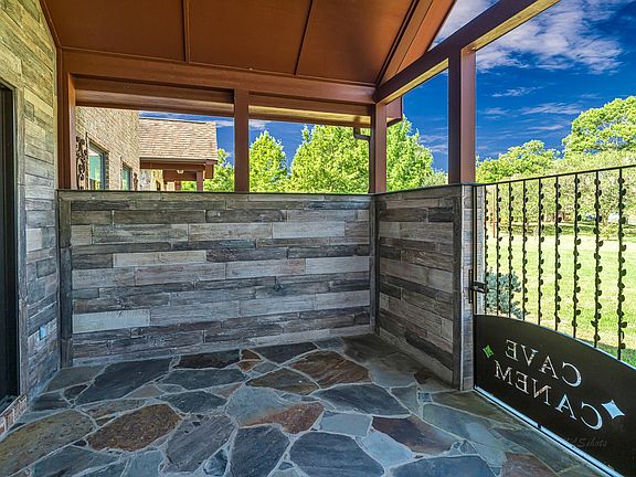 5th image of 100 Pecan Grove Rd