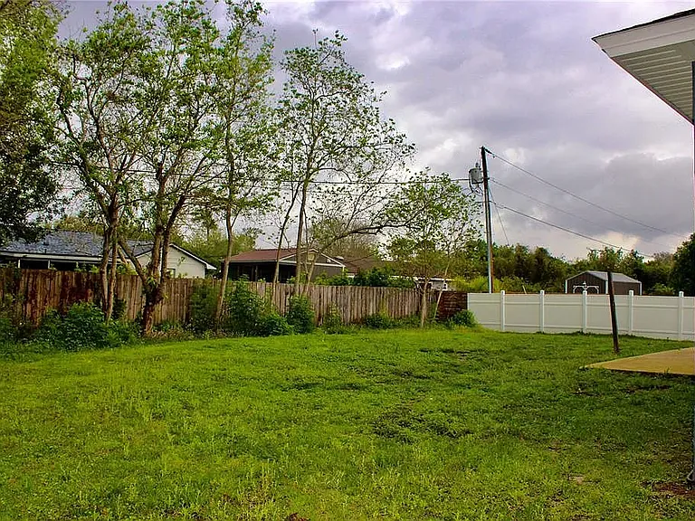 1666 Pendleton St — Photo 18