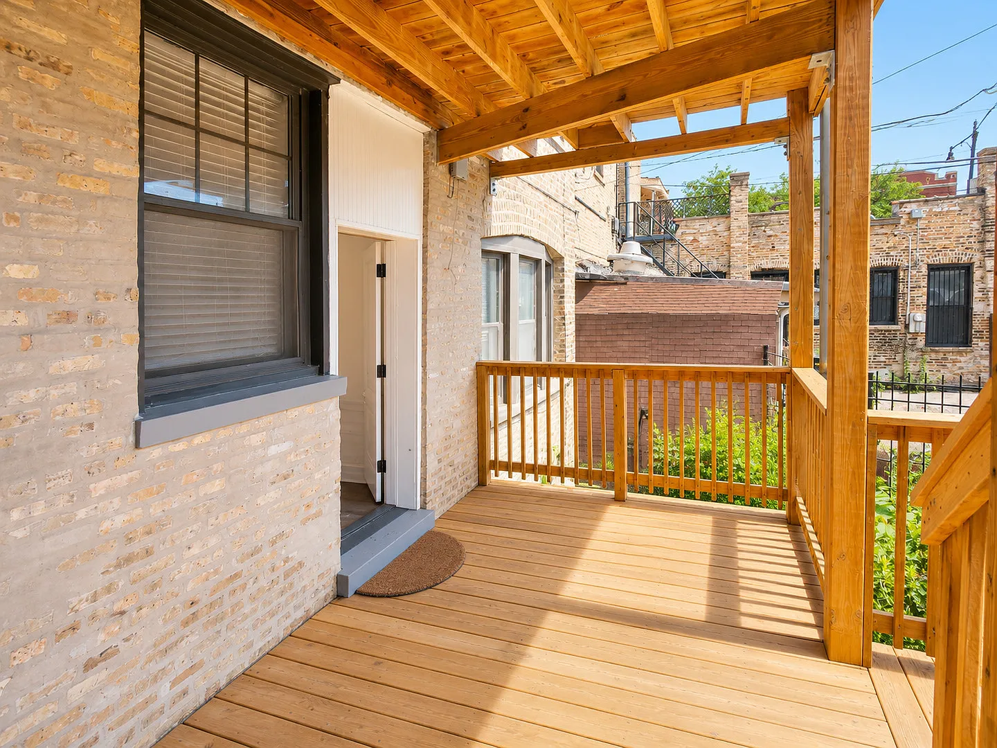 3 bed, 1300 sqft, $3,195 — Photo 4