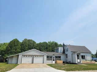 118 Park Ave, Oconto Falls, WI 54154