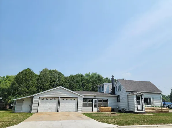 118 Park Ave, Oconto Falls, WI 54154
