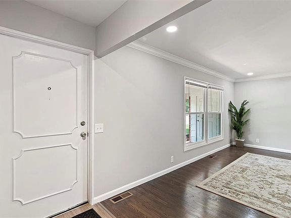3rd image of 2315 Wedgwood Dr W