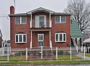 19704 58th Ave, Flushing, NY 11365