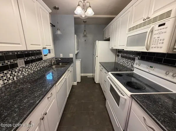 7351 Huntsmen Cir #18-G, Anchorage, AK 99518
