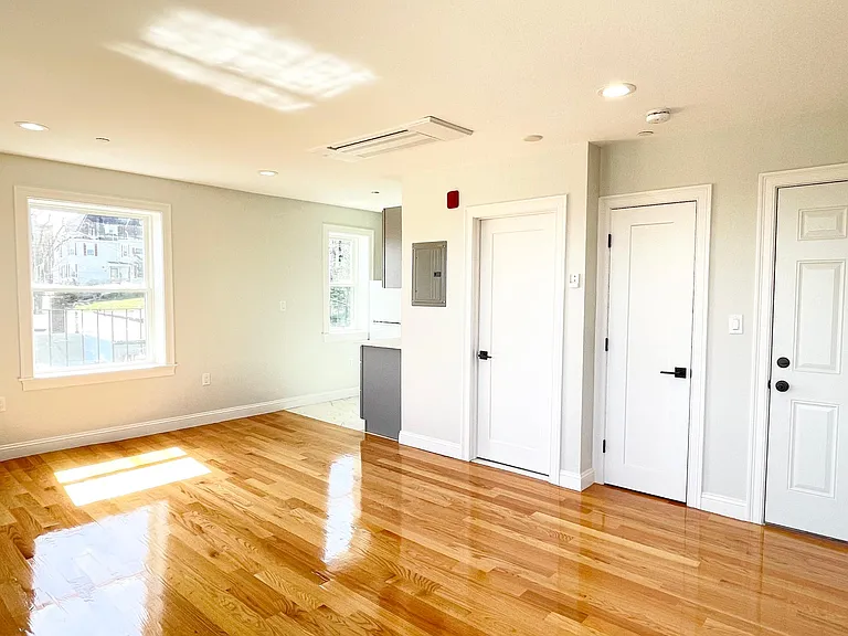 325 Newport Ave #40 — Photo 3