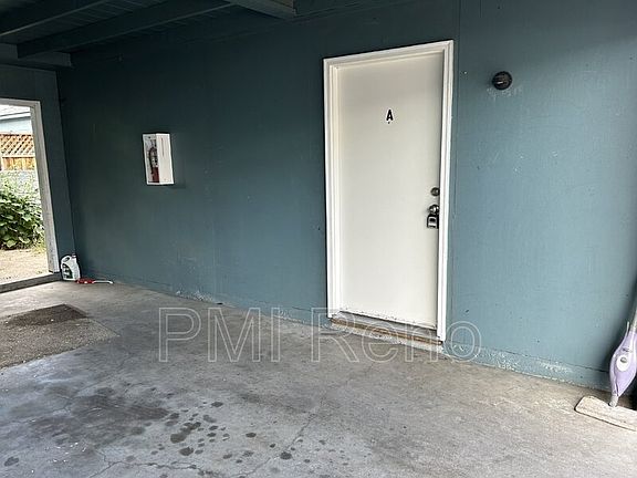 5th image of 1747 1/2 C St Unit 1A