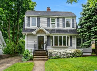 651 Orchard St, Oradell, NJ 07649