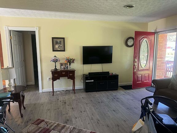 4th image of 110 Tango Ave