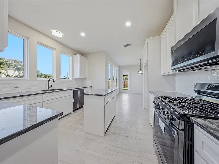 710 Mereet Dr — Photo 13