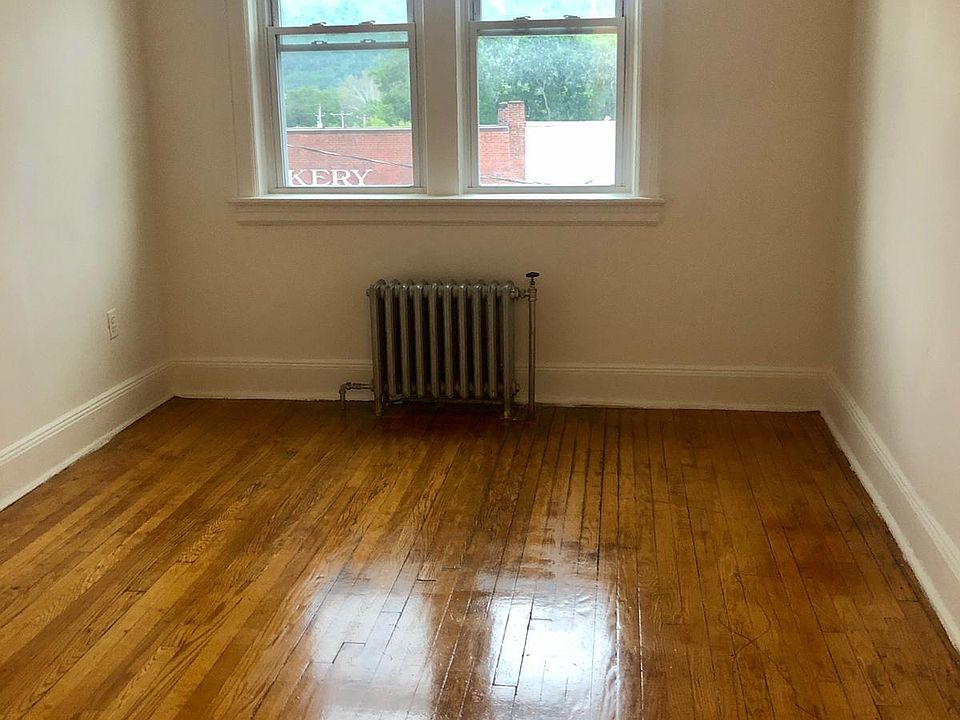 2nd image of 17 Market St APT 4D