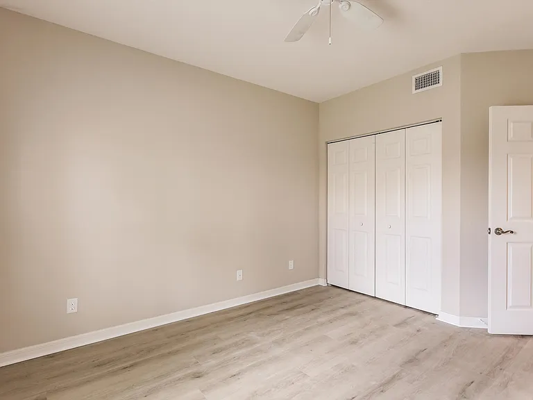 27420 Palmesta Cir #12 — Photo 5