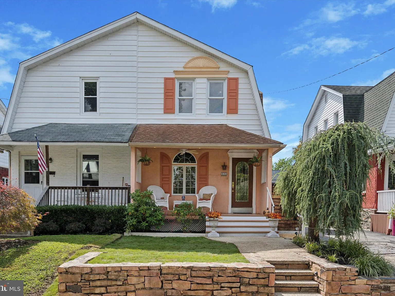 3 bed, 1.5 bath, 1156 sqft, $3,300 — Photo 2
