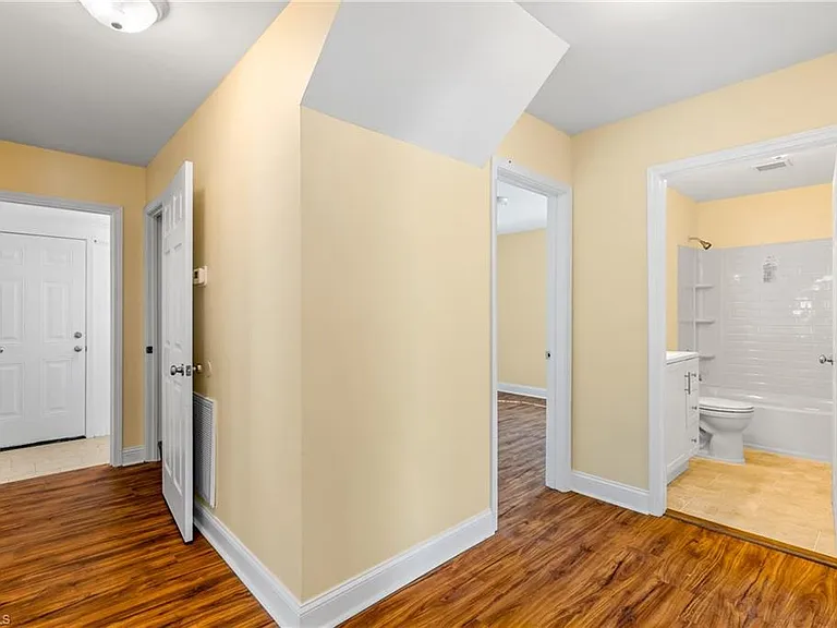 810 Elwell Ave — Photo 20