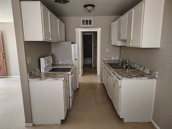 4th image of 1056 N Kevins Pl #D